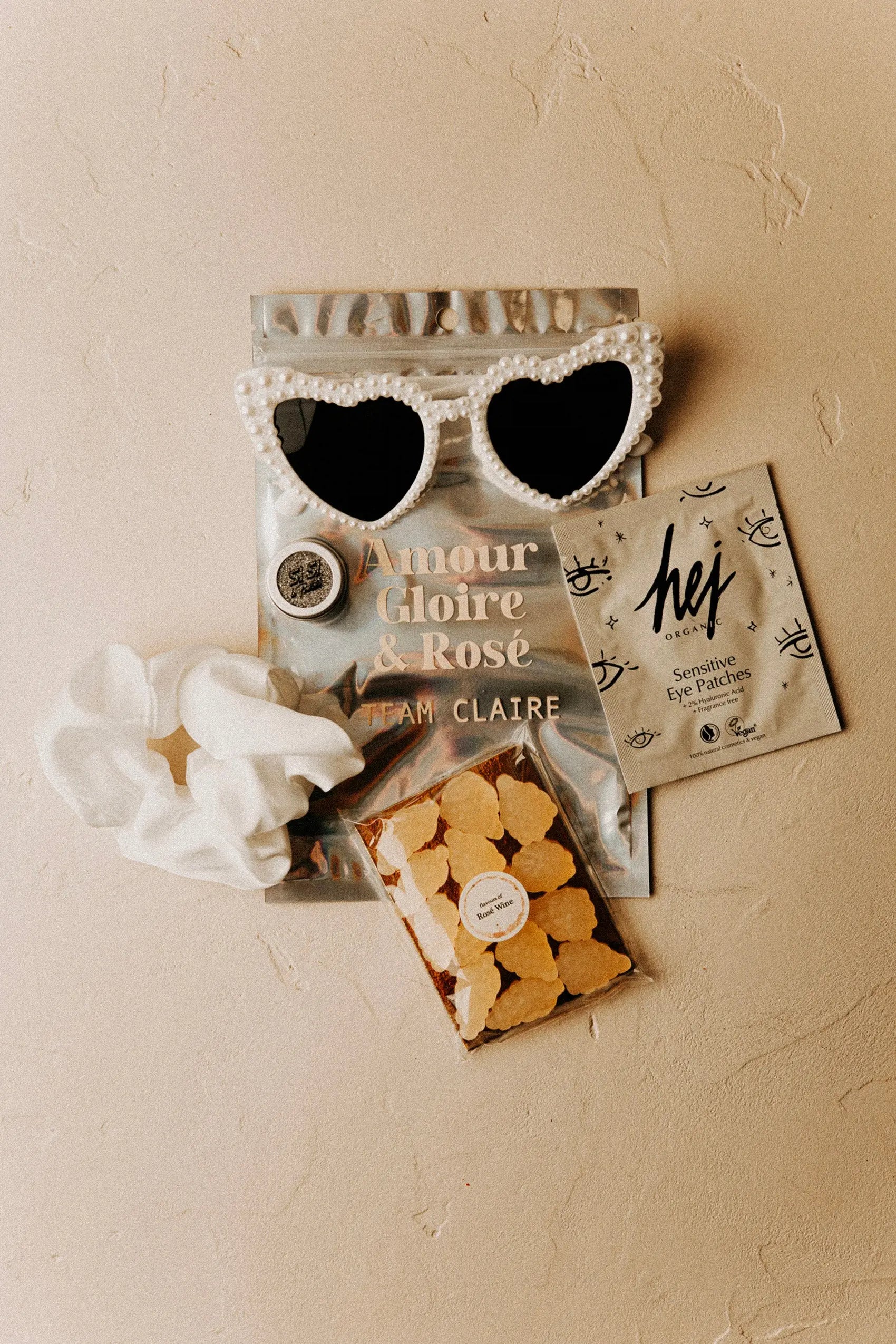 Pochette EVJF mariage “Amour Gloire & Rosé” – Rituel festif pour un week-end entre amies Pomy