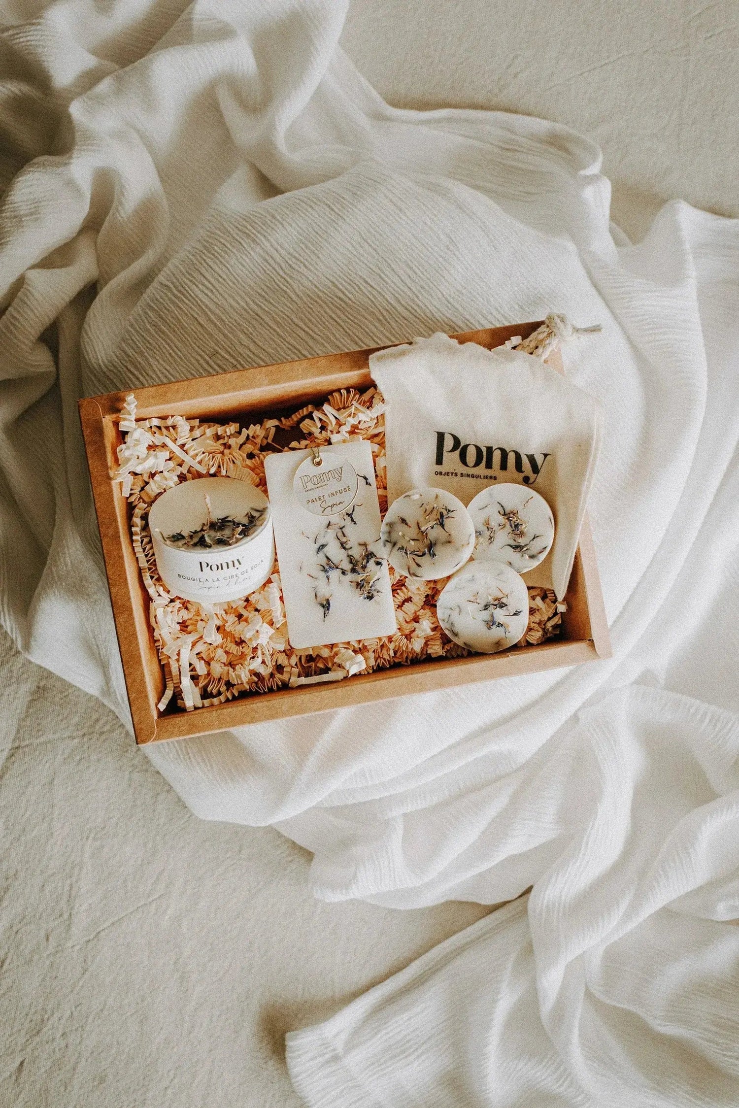 coffret cadeau parfumé, idée cadeau originale, coffret bougie et parfum, cadeau maison parfumée.