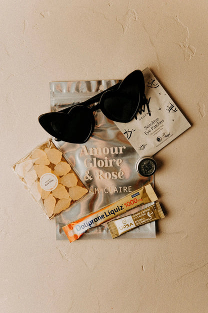 Pochette EVJF mariage “Amour Gloire &amp; Rosé” – Rituel festif pour un week-end entre amies Pomy